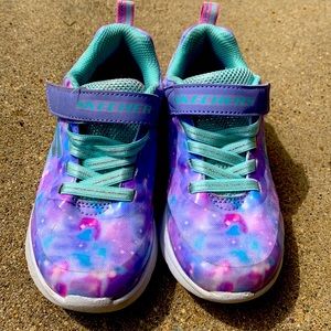 2 pairs! Sketchers cosmic pastel little girls sneaker plus bonus